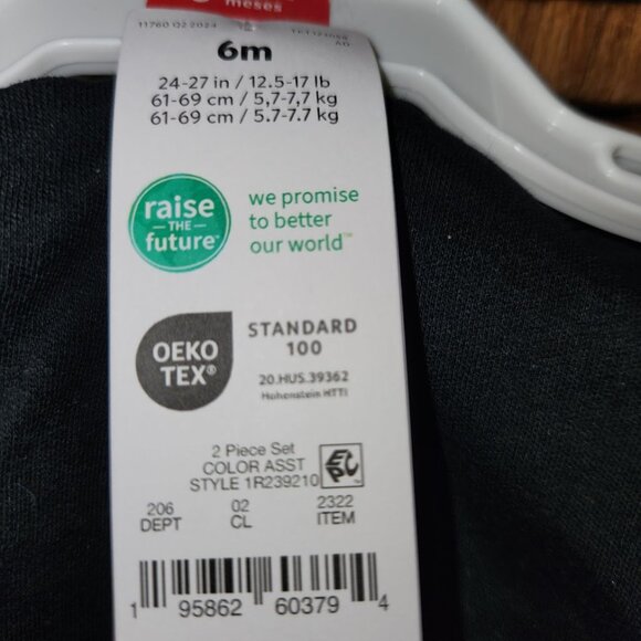 Carter's Baby Halloween Skeleton Jumpsuit w/ Beanie Hat - Size 6m - NWT - Picture 4 of 4